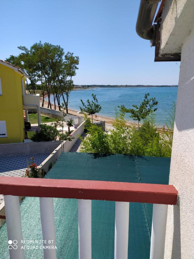 Apartman Joy Nin Bagian luar foto